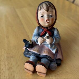 Goebel Hummel Happy Pastime Figurine no.69 Tmk 3